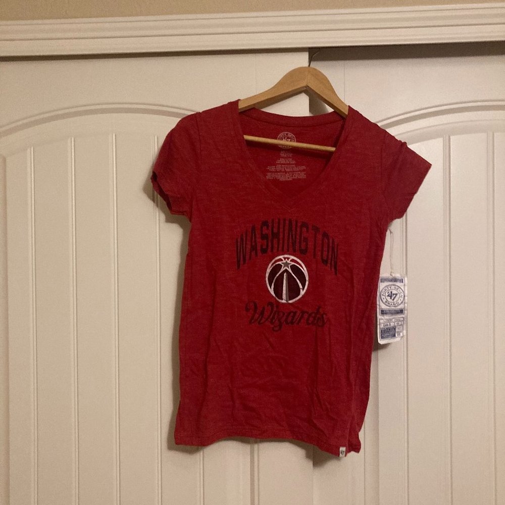 Washington Wizards T Shirt '47 Red Short Sleeve Small NWT 100% Cotton V Neck